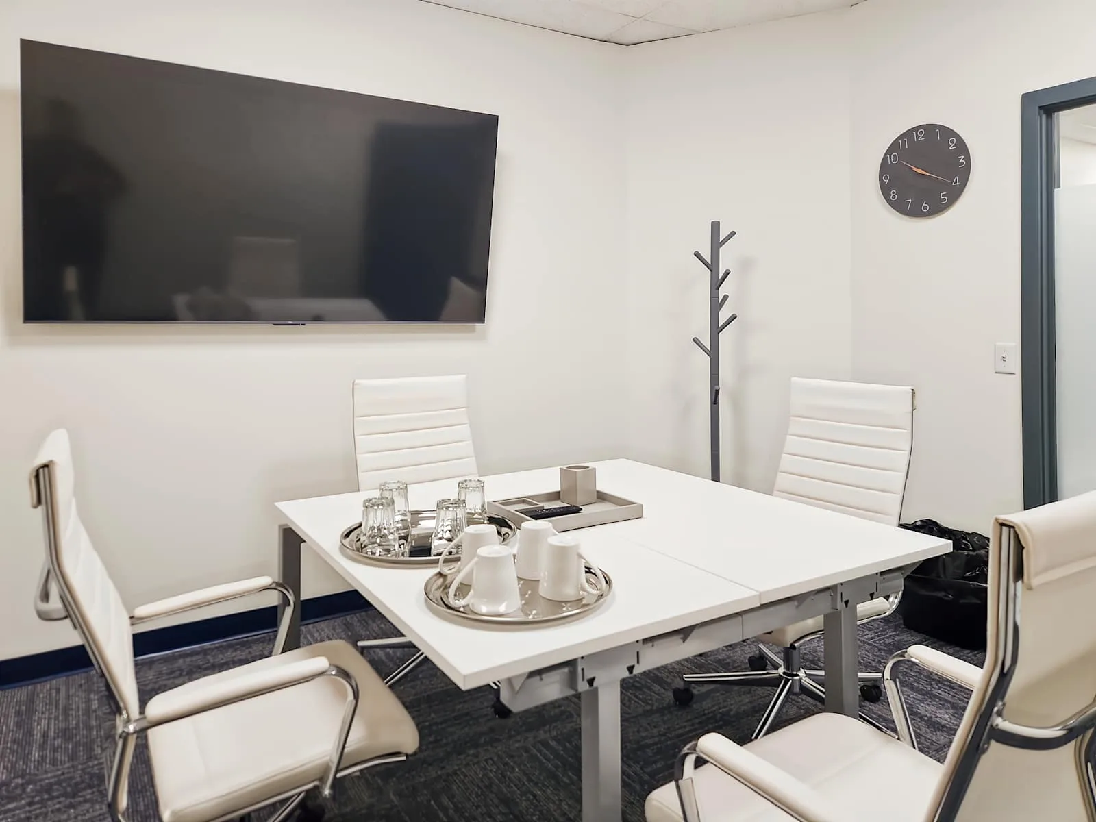 HQ NY, Rochester - Monroe Ave, Meeting room for 4 people, Rochester, NY