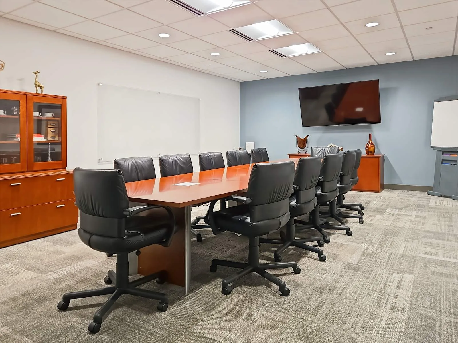 HQ IL, Oak Brook/West - Westbrook Corporate Center (HQ), Meeting room for 12 people, Westchester, IL