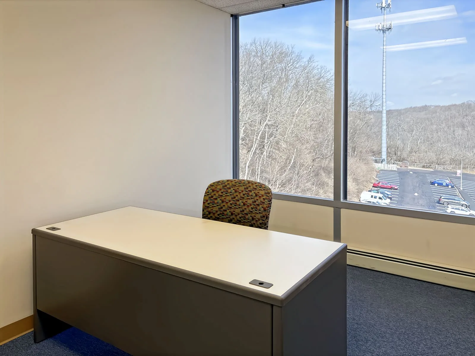 HQ OH, Cincinnati - Montana Ave, Private office, 1 desk, Cincinnati, OH