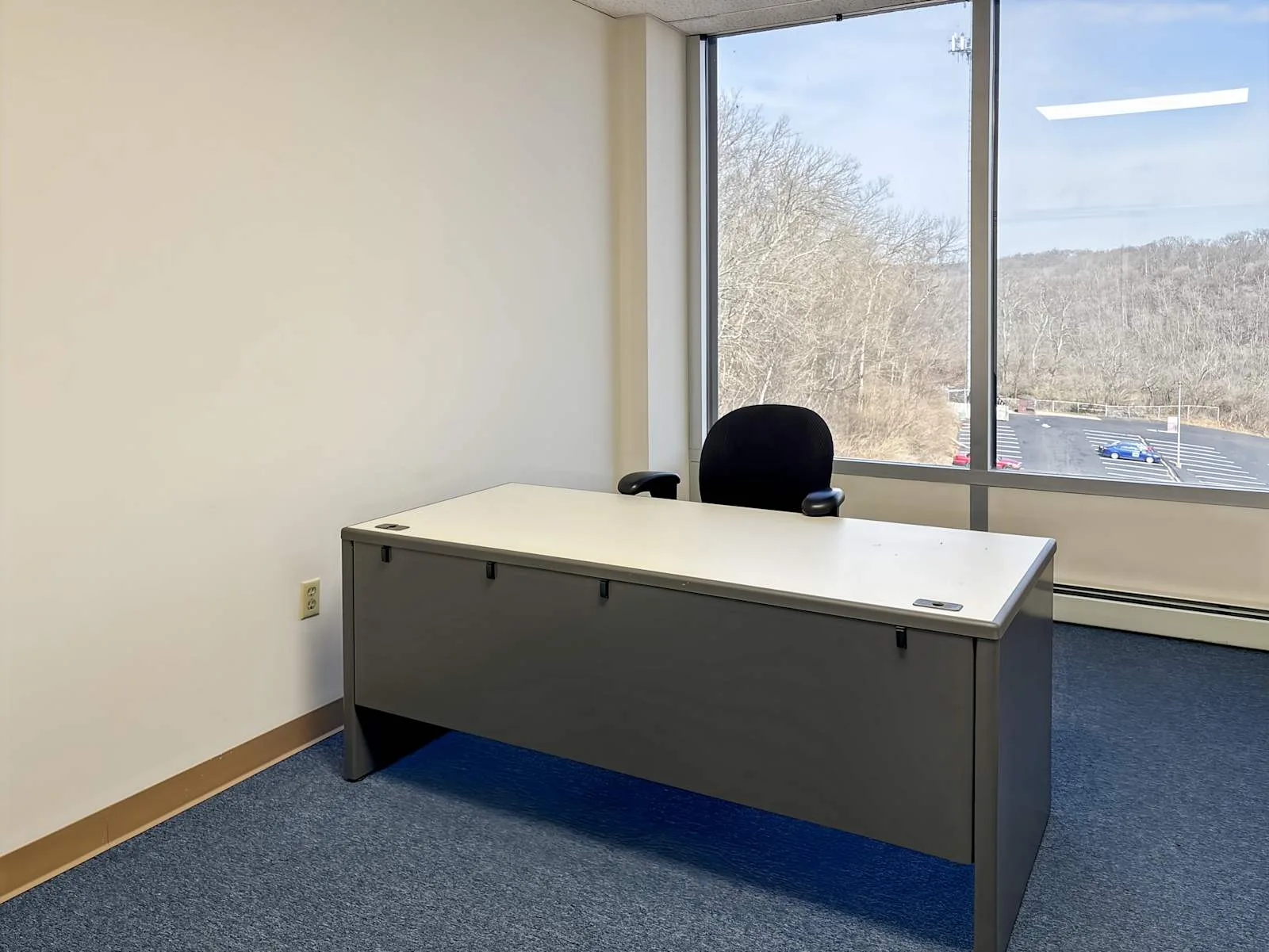 HQ OH, Cincinnati - Montana Ave, Private office, 1 desk, Cincinnati, OH