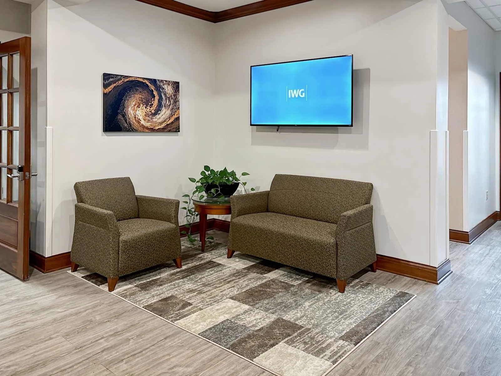 HQ OH, Dayton - Washington Village Dr, Lounge, Dayton, OH