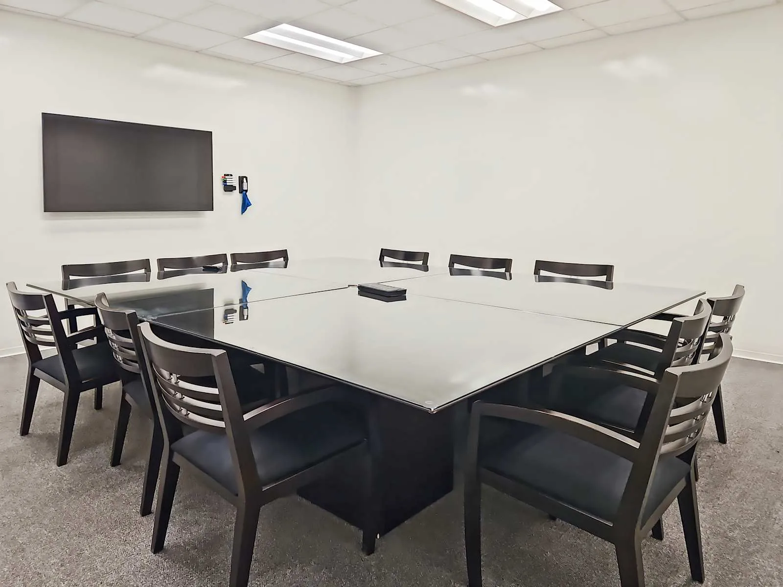 HQ OH, Louisville - KMG Building, Meeting room for 12 people, Louisville, OH