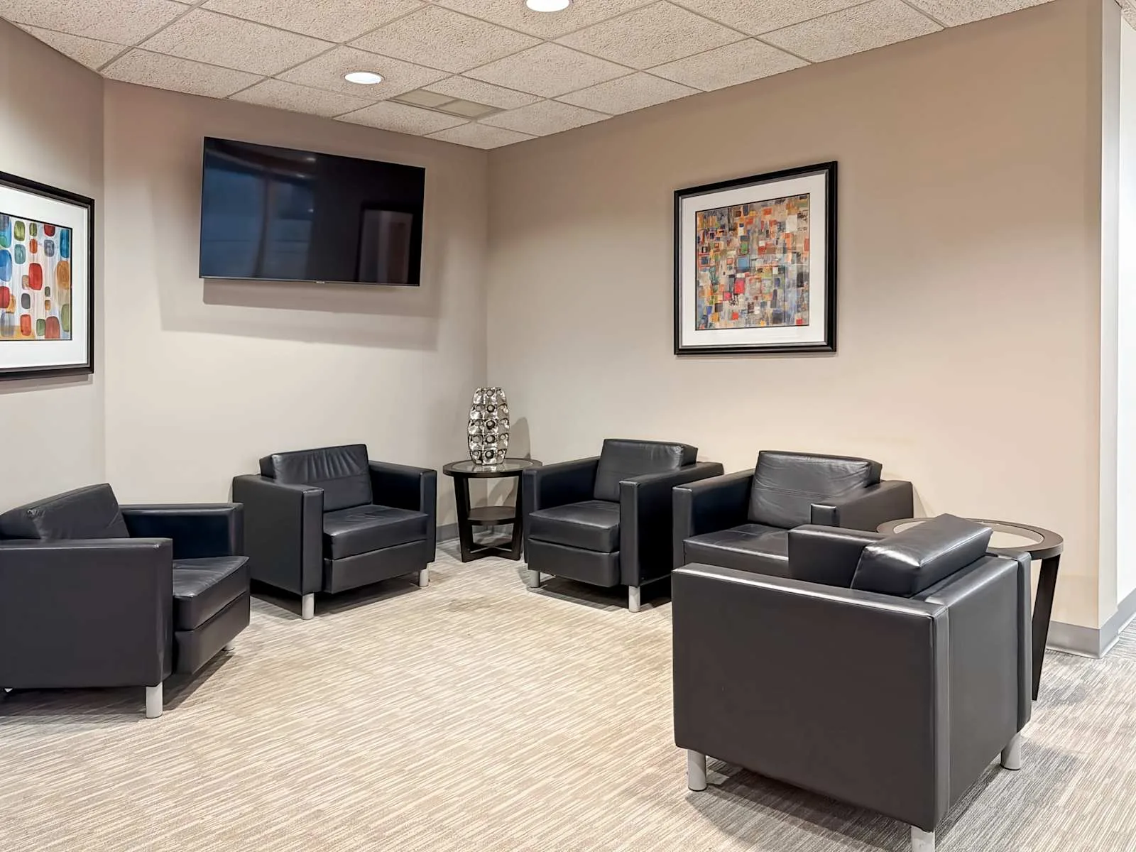 HQ OK, Tulsa - Memorial Place (HQ), Lounge, Tulsa, OK