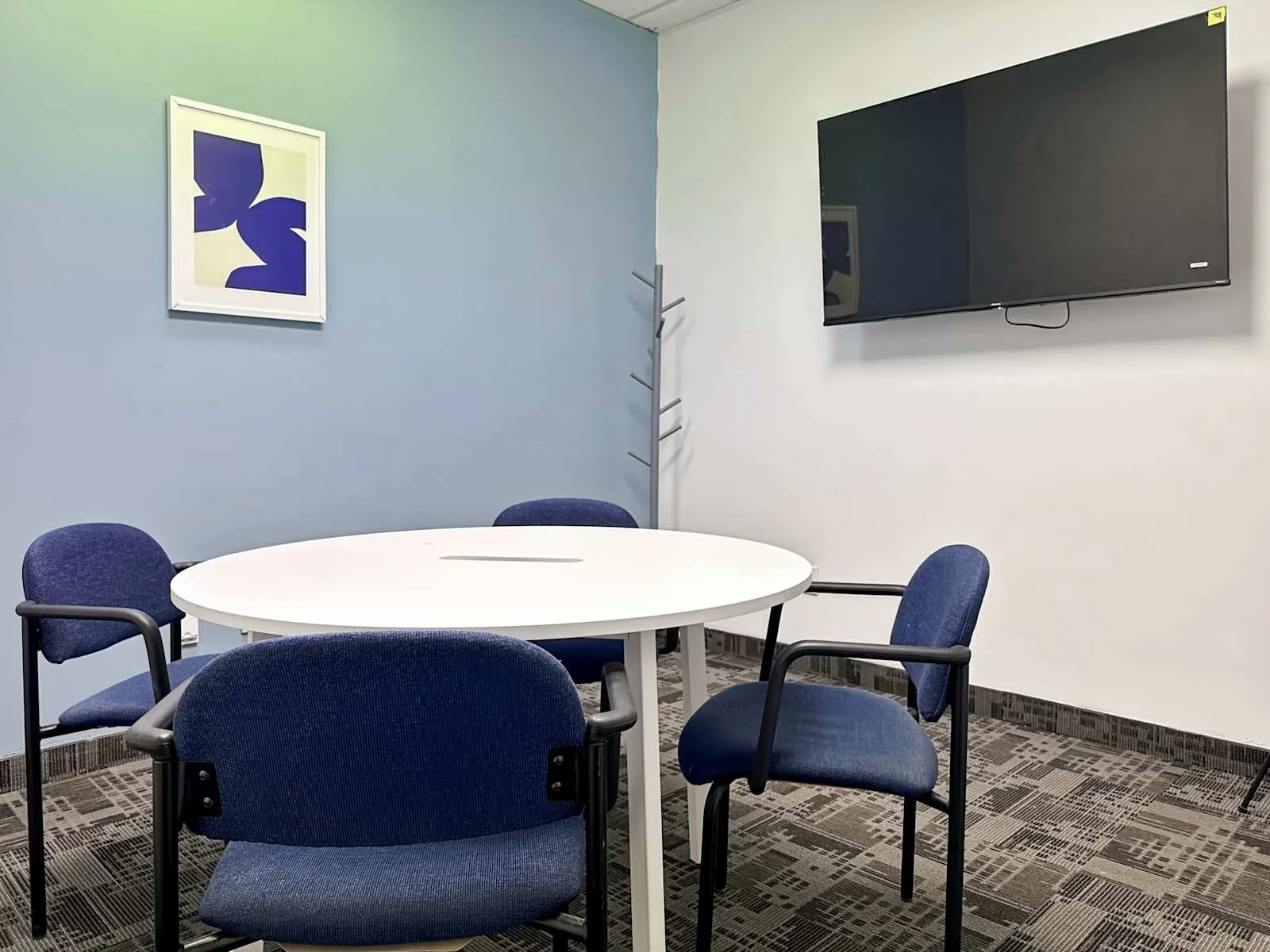 HQ ON, Oshawa - Simcoe Street, Meeting room for 4 people, Oshawa, ON