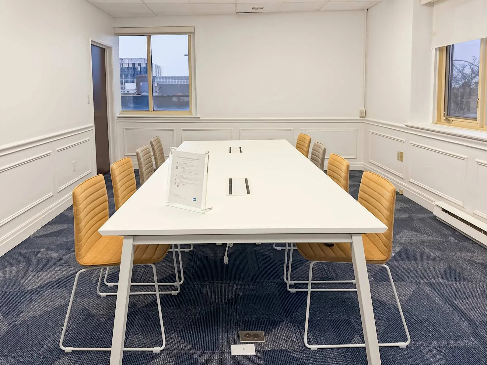 HQ ON, St Catharines - Queen St, Meeting room for 8 people, St Catharines, ON