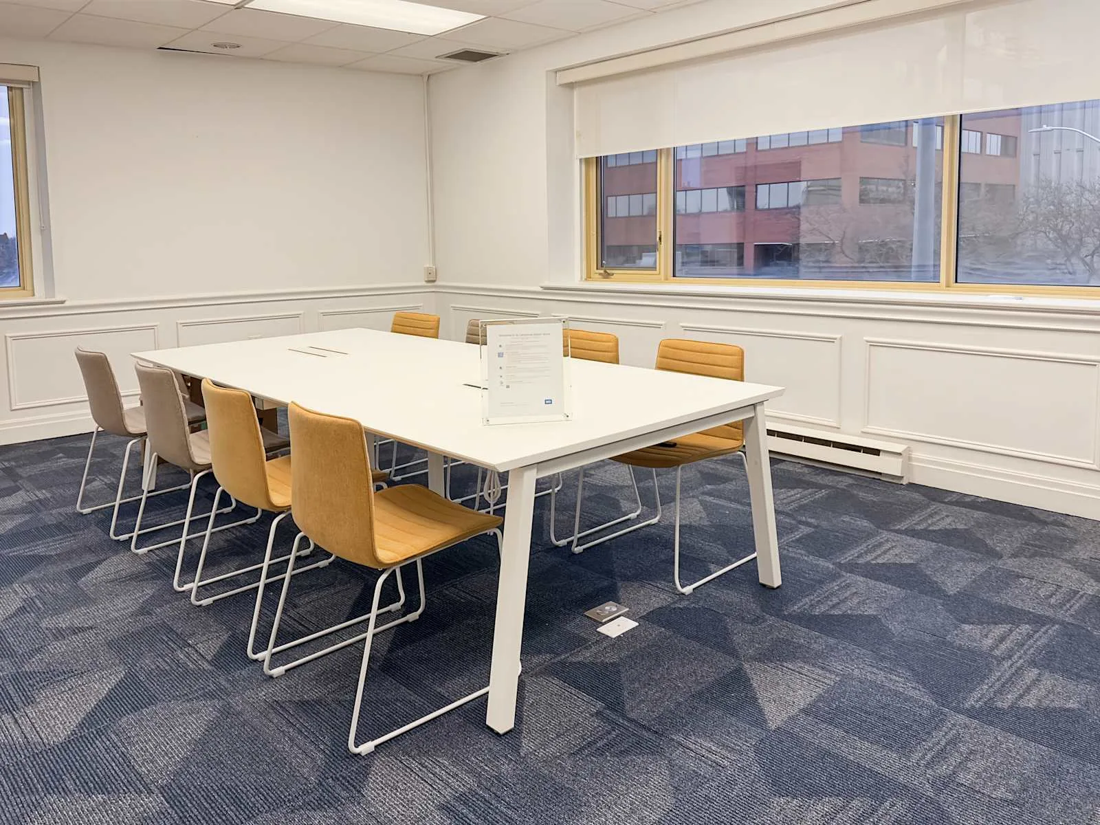 HQ ON, St Catharines - Queen St, Meeting room for 8 people, St Catharines, ON