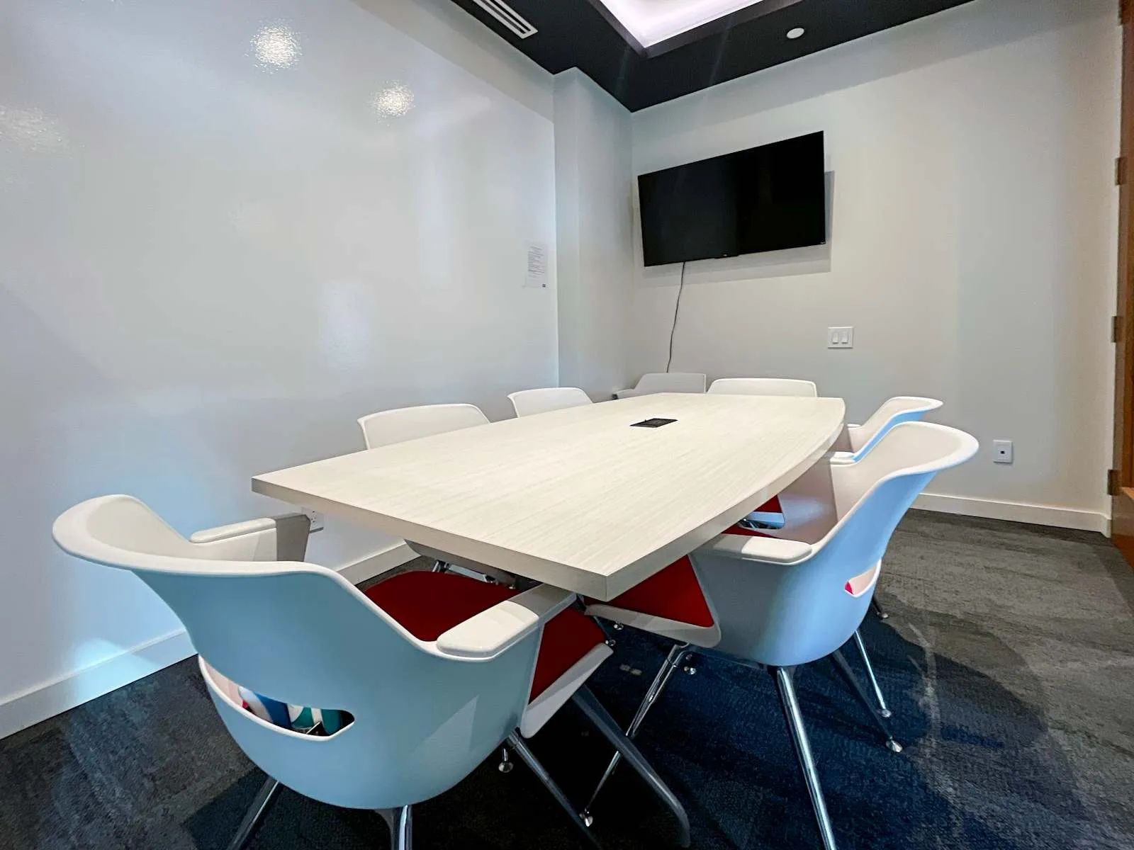 HQ ON, Toronto - Hullmark Center, Meeting room for 8 people, North York, ON