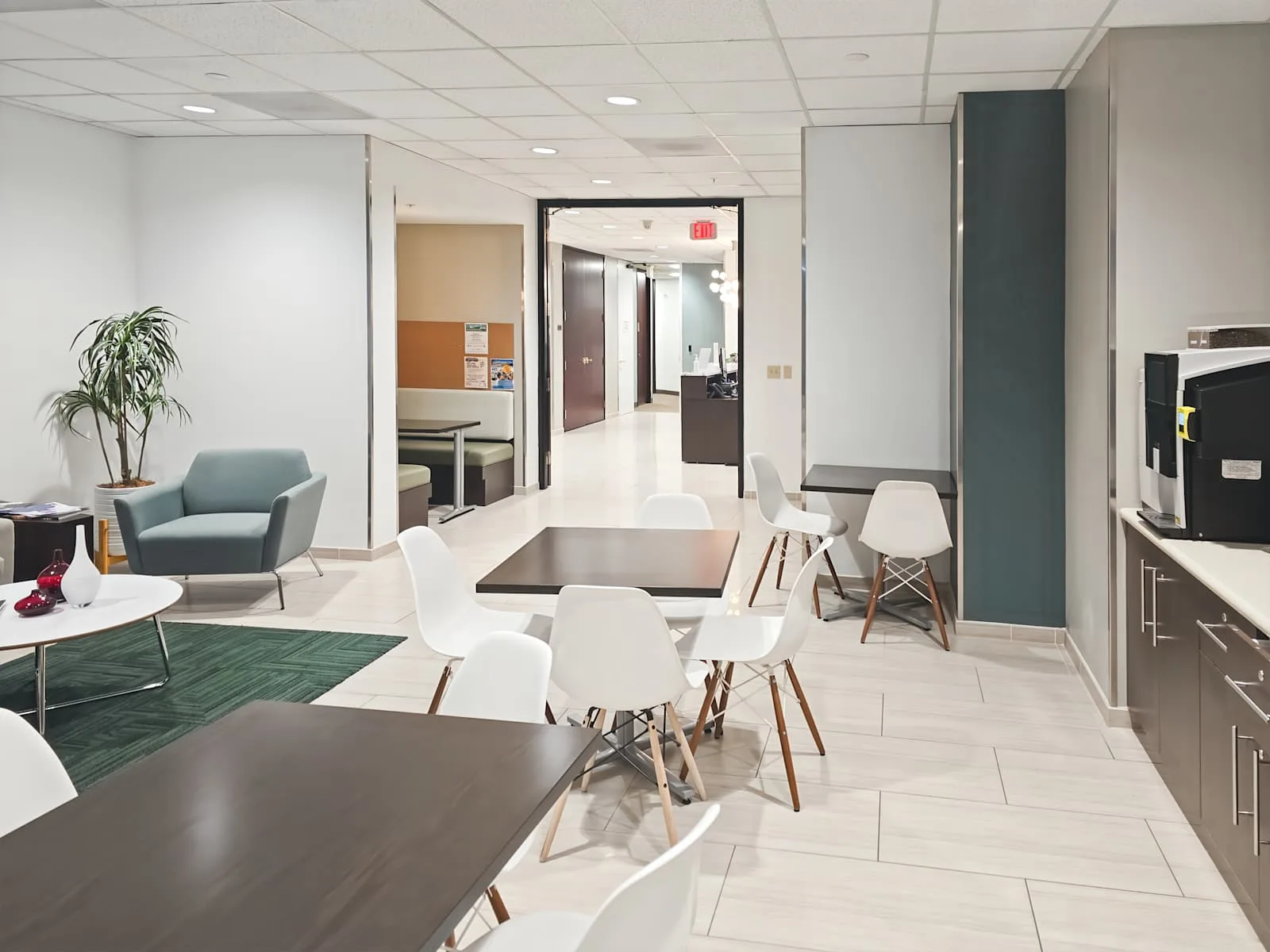 HQ OR, Portland - Lincoln Center (HQ), Cafeteria, Lake Oswego, OR