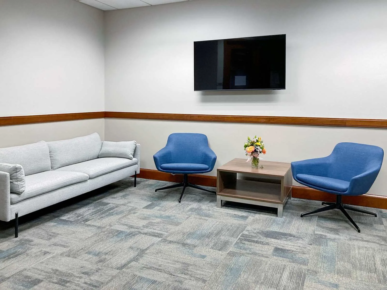 HQ PA, Doylestown - Easton Rd, Lounge, Doylestown, PA