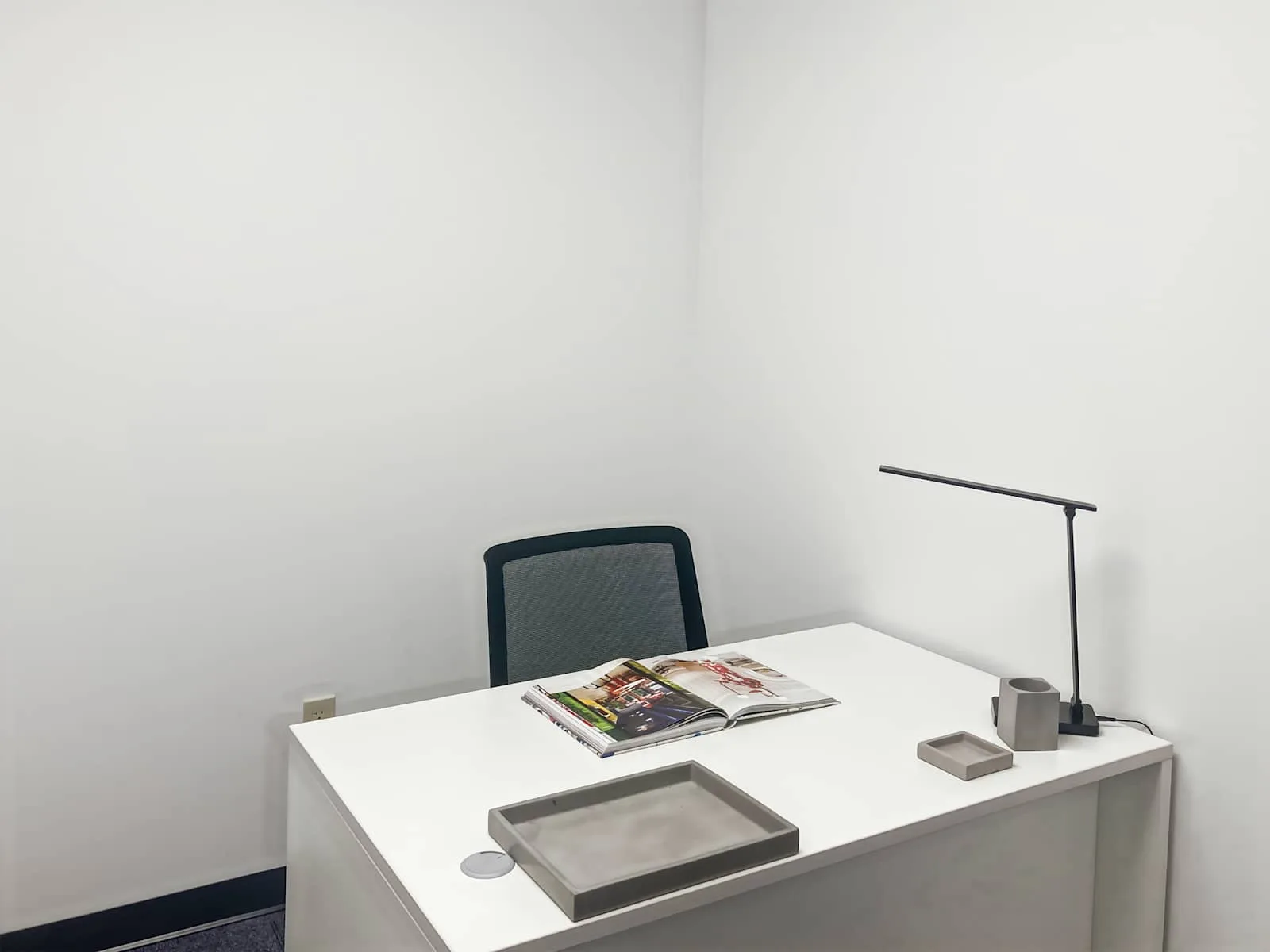HQ PA, Pittsburgh - Cliff Mine Rd, Private office, 1 desk, Carnegie, PA