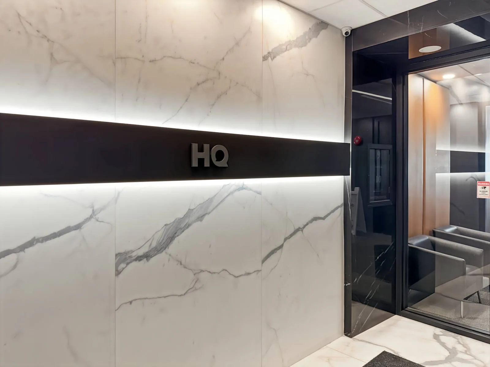 HQ QC, Montreal - Rue Saint-Jacques, Reception, Montreal, QC