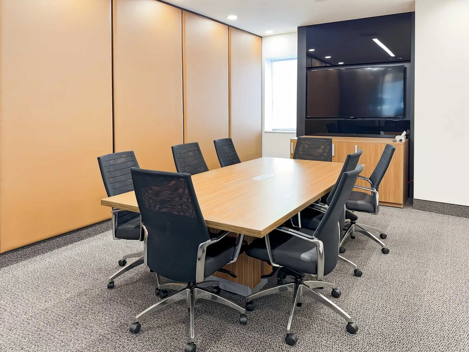 HQ QC, Montreal - Rue Saint-Jacques, Meeting room for 8 people, Montreal, QC