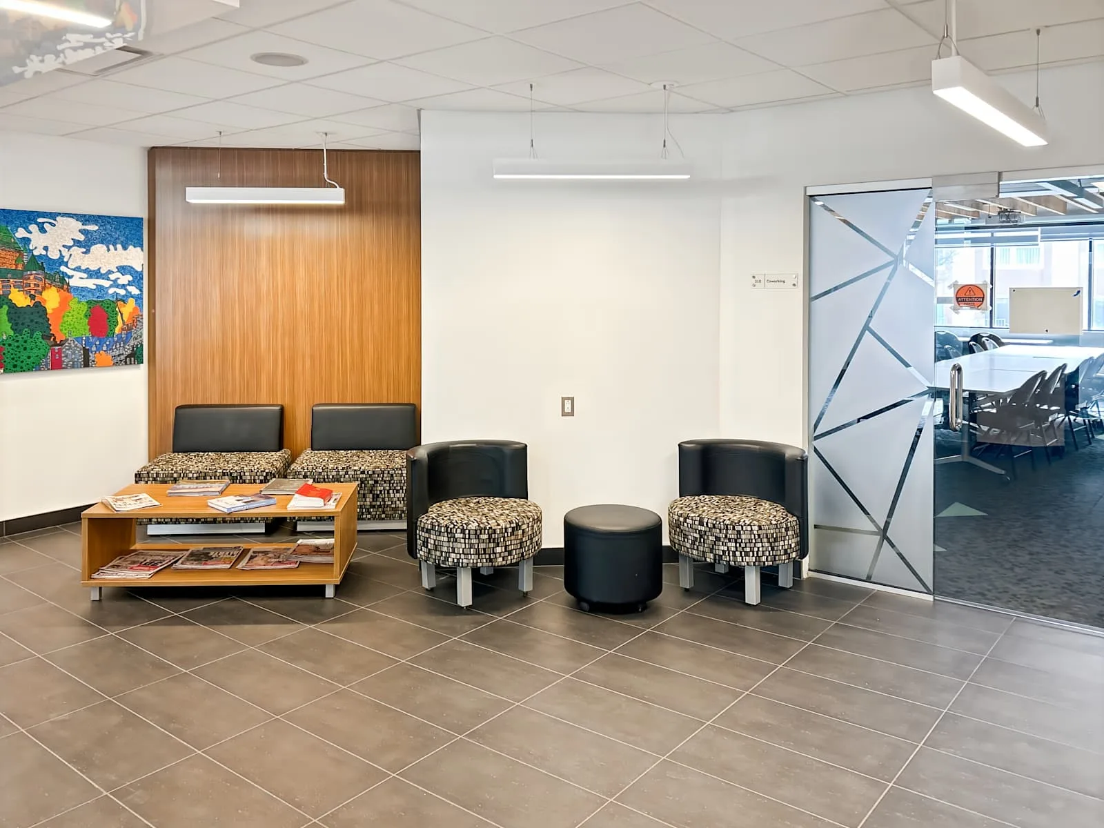 HQ QC, Ste-Foy - Ave Des Hotels, Lounge, Ste-Foy, QC