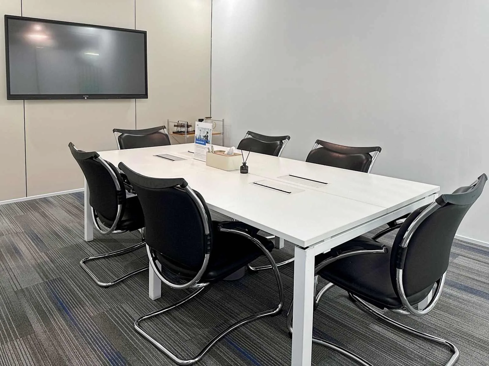 HQ Shanghai, Sunac West Ring Center, Meeting room for 6 people, Shanghai