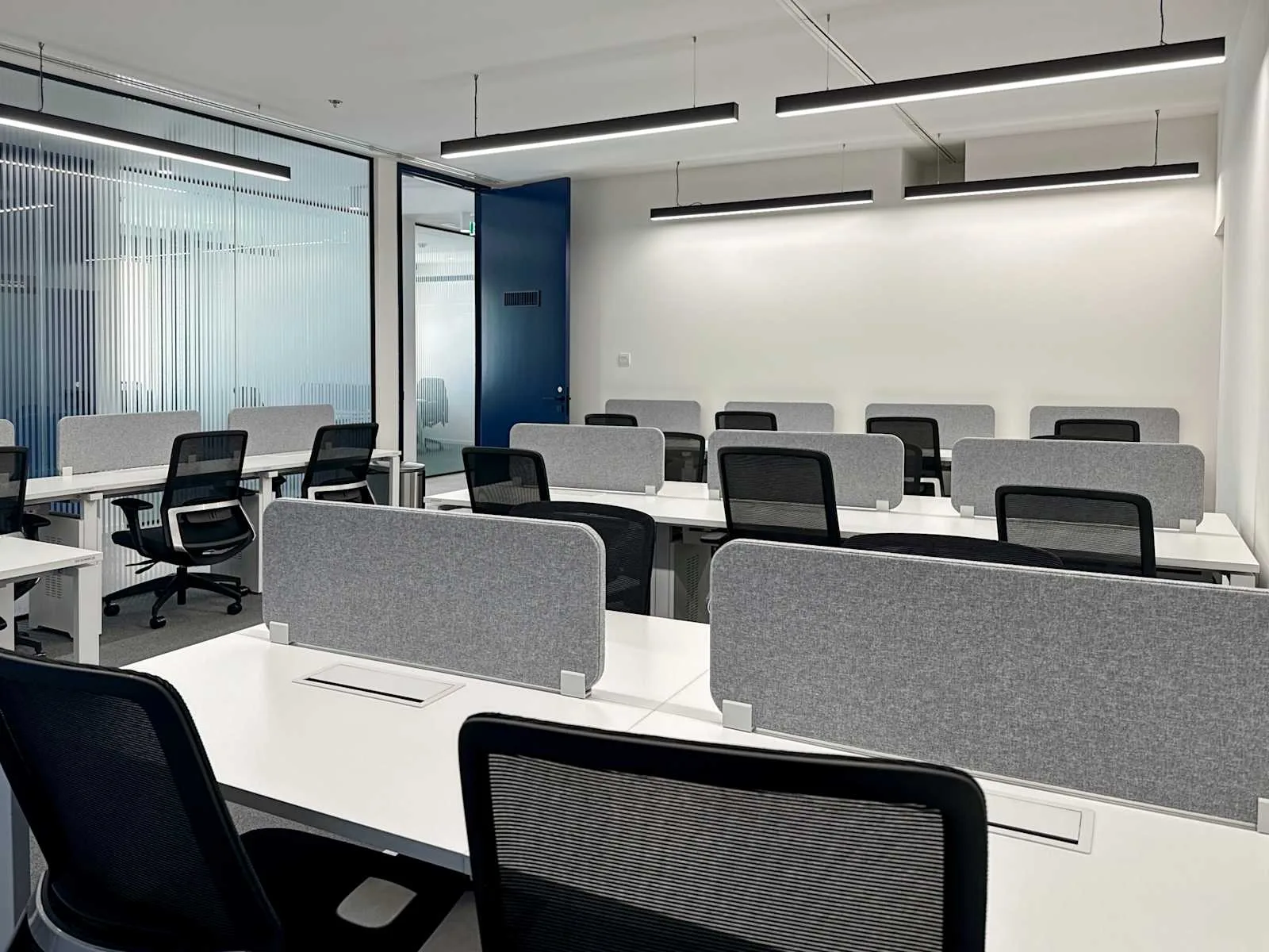 HQ Sheikh Rashid Tower, Open-plan office, Dubai