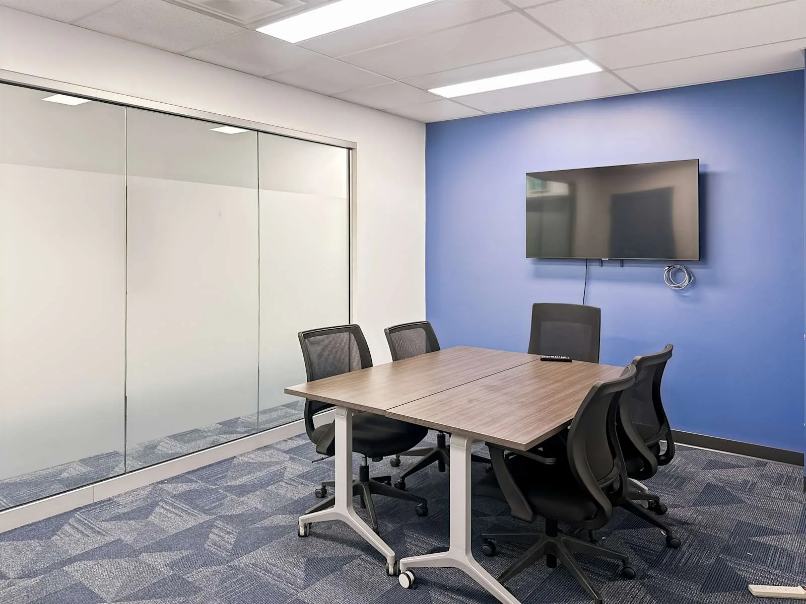 HQ SK, Regina- 11th Ave, Meeting room for 5 people, Regina, SK