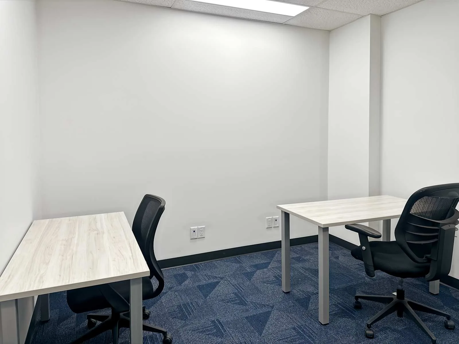 HQ SK, Regina- 11th Ave, Private office, 2 desks, Regina, SK