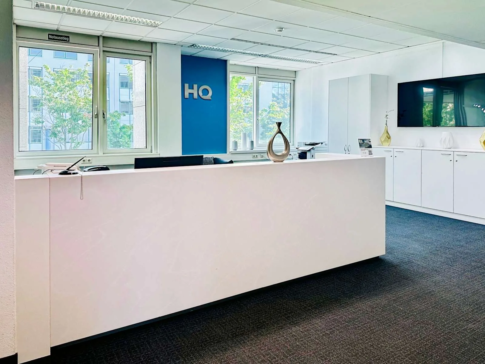 HQ STUTTGART, HQ Offisto, Reception, Stuttgart