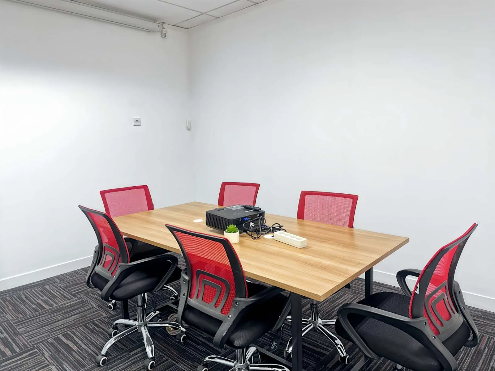 HQ Surabaya, Graha Pena, Meeting room for 6 people, Surabaya
