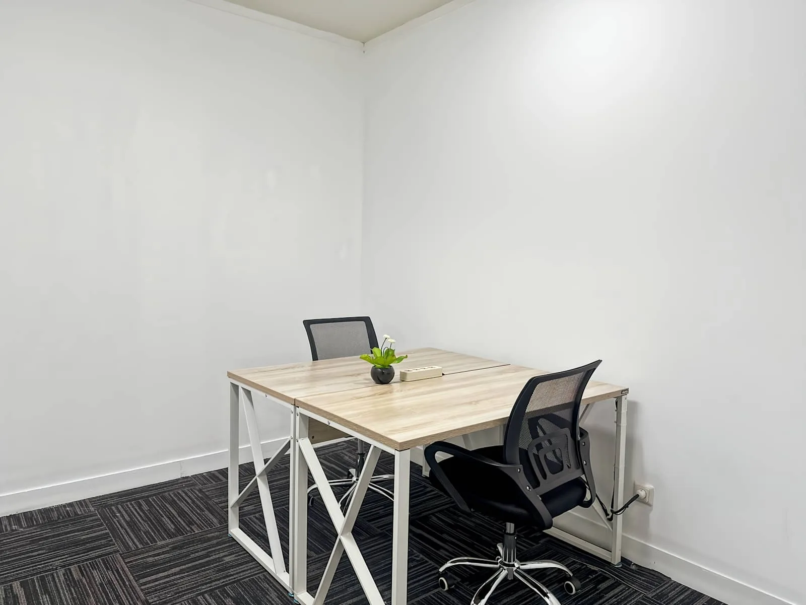 HQ Surabaya, Graha Pena, Private office, 2 desks, Surabaya
