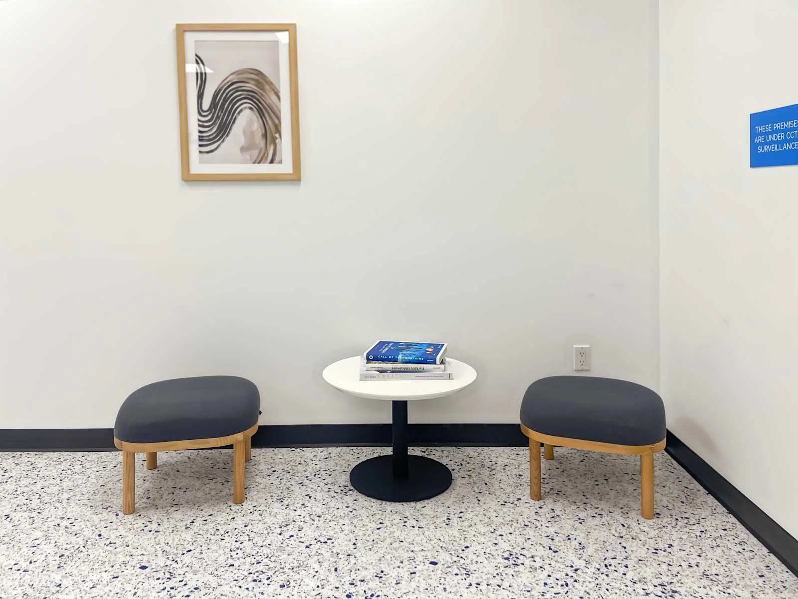HQ TX, Houston - Cairnway Dr, Lounge, Houston, TX