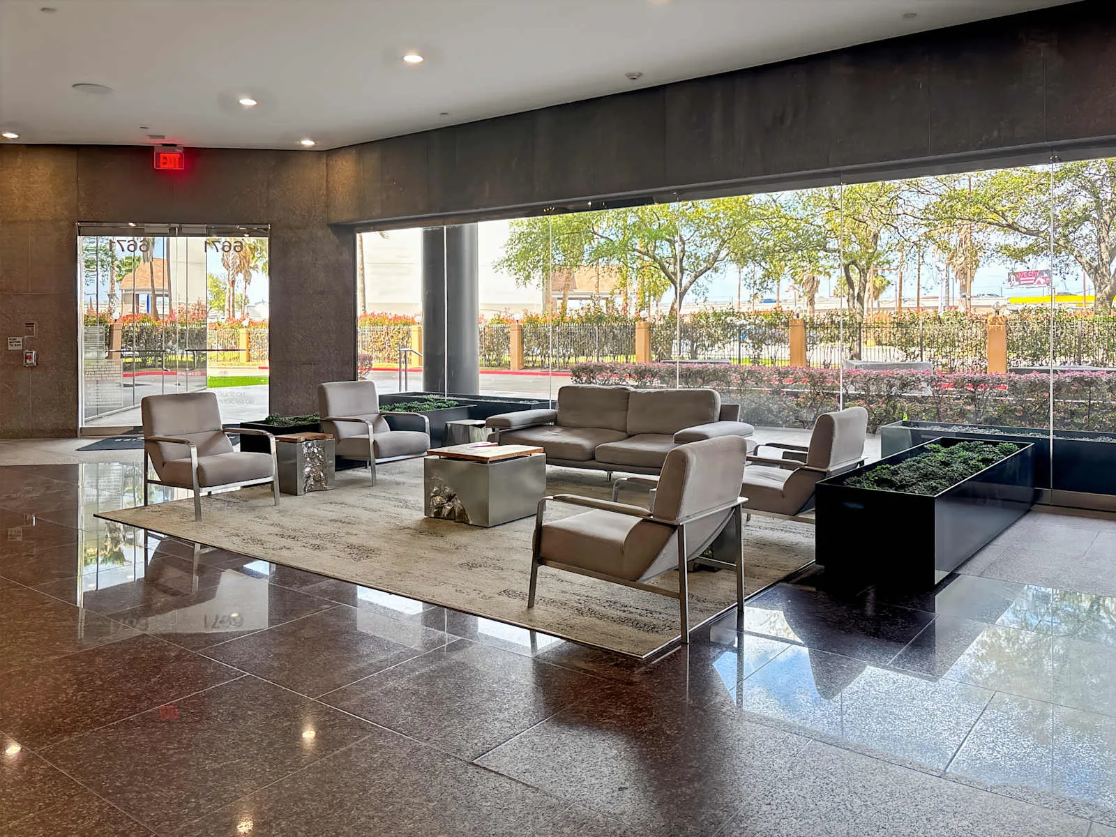 HQ TX, Houston - Southwest Freeway, Lounge, Houston, TX