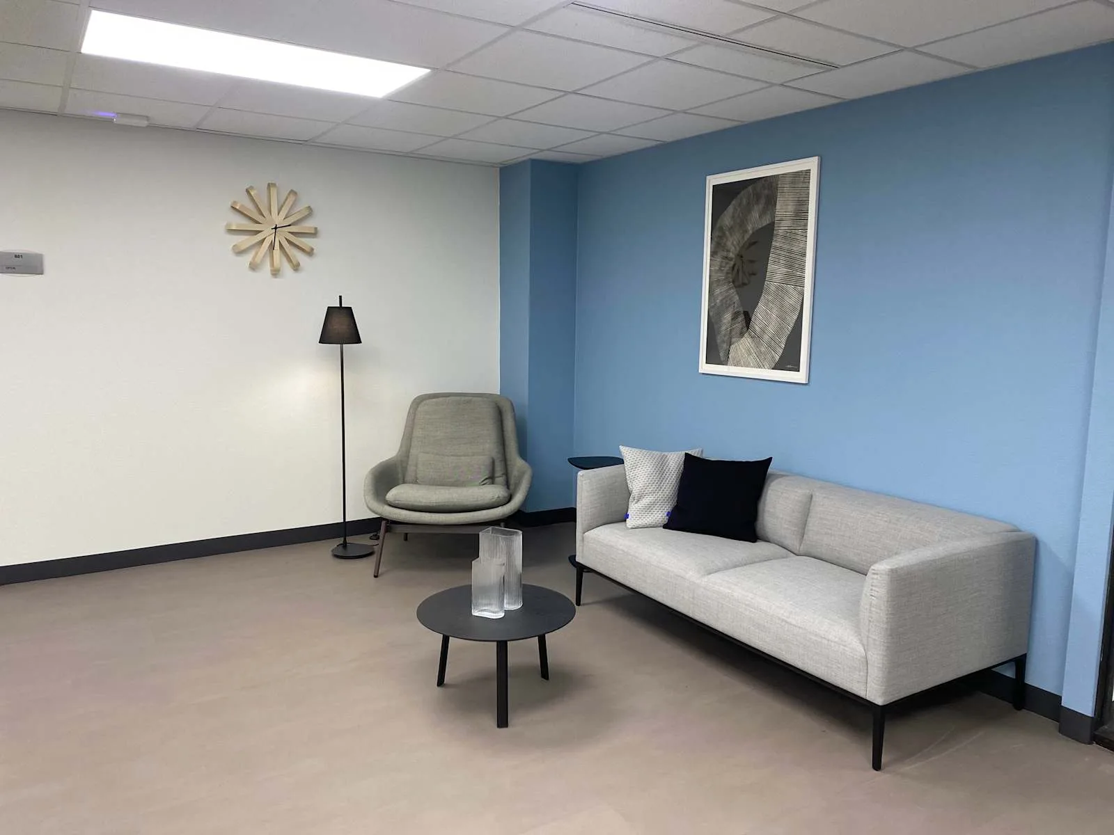 HQ TX, Lubbock - Pyramid Plaza, Lounge, Lubbock, TX