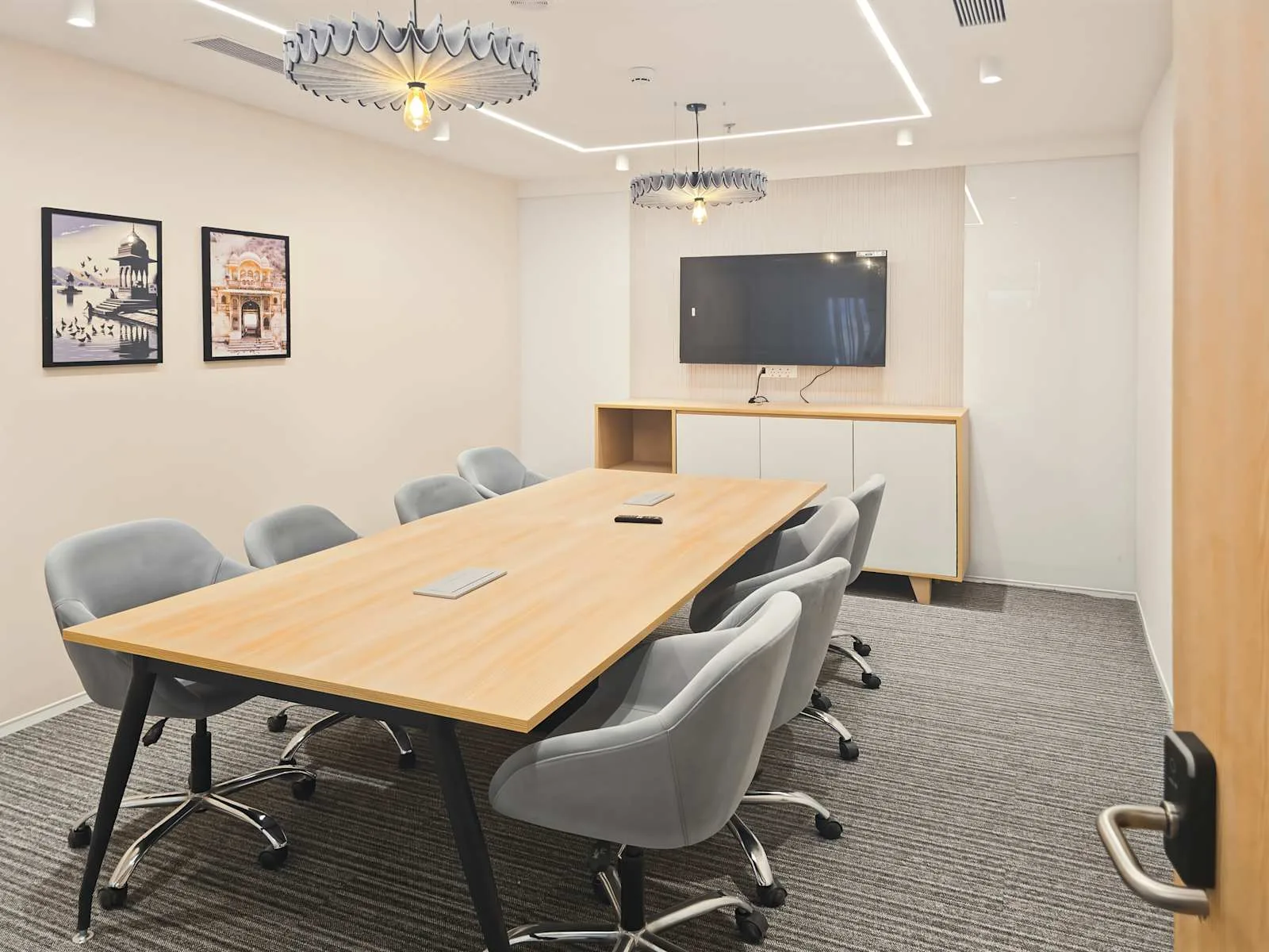 HQ Udaipur, The Keys Hotel, Meeting room for 8 people, Udaipur
