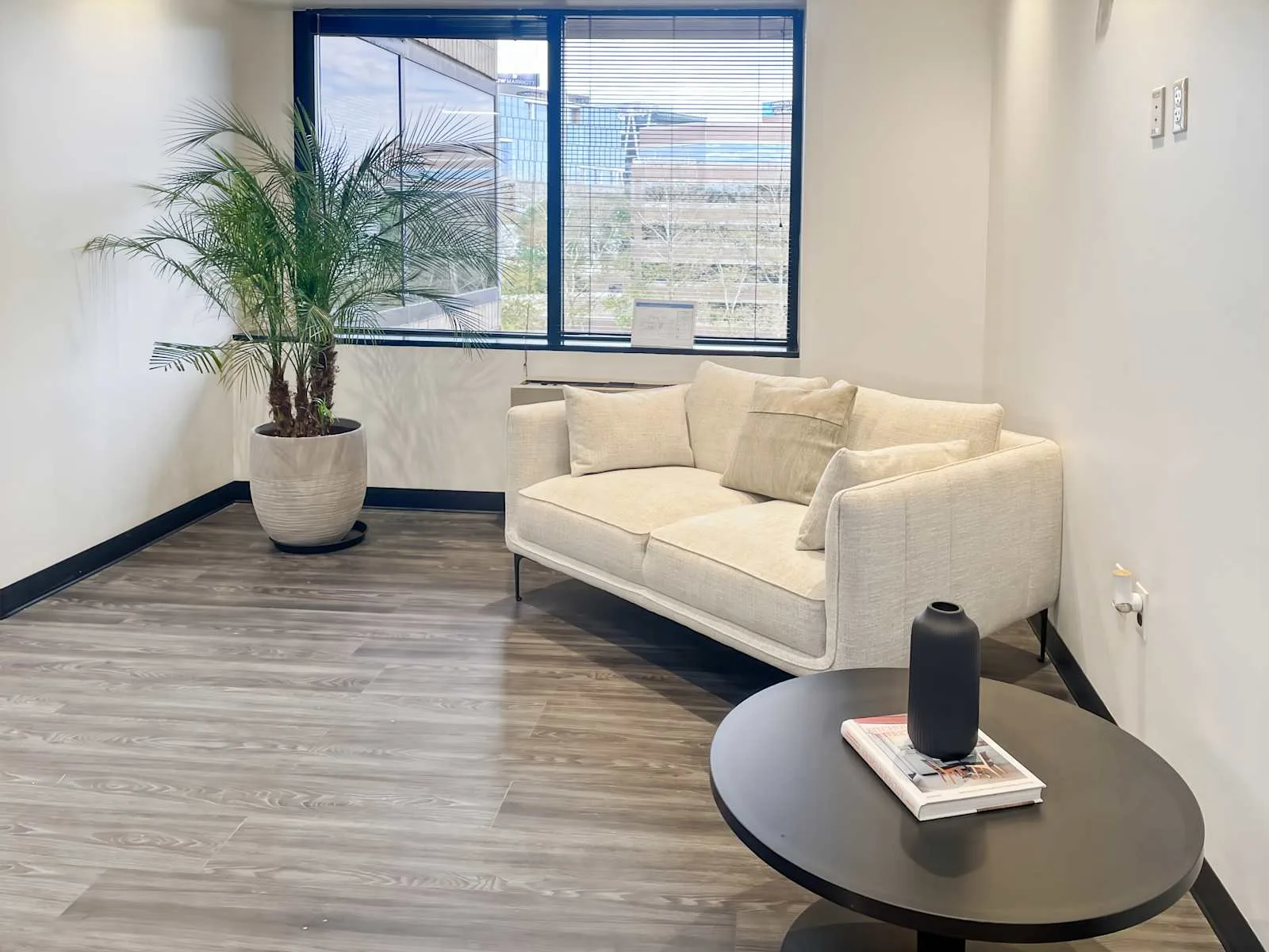 HQ VA, Reston - Commerce Park Dr, Lounge, Reston, VA