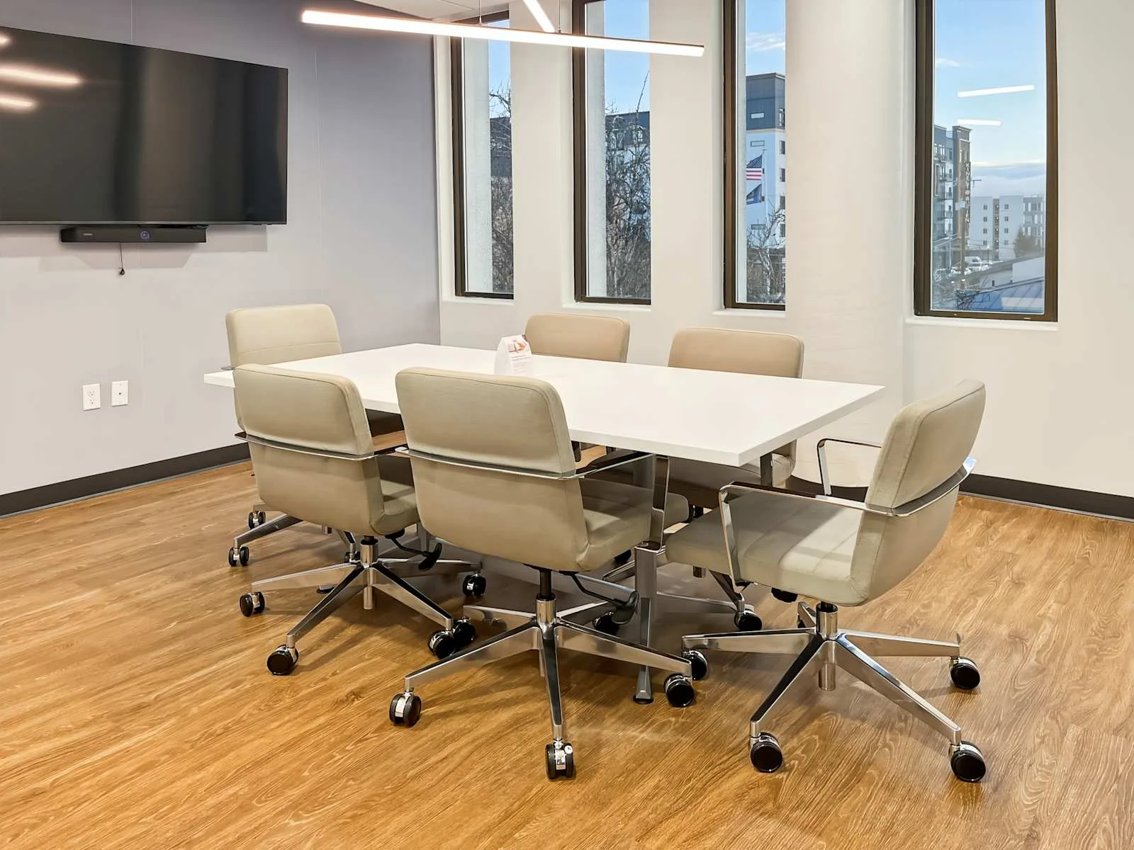 HQ WA, Burien - 8th Ave, Meeting room for 6 people, Burien, WA