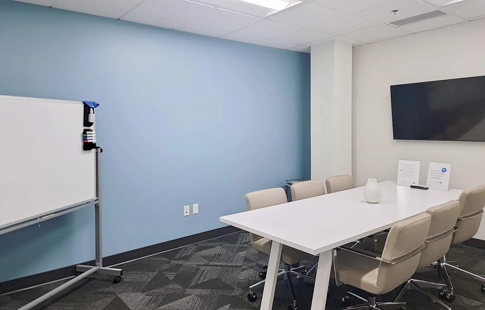 HQ WA, Issaquah - NE Gilman Blvd, Meeting room for 6 people, Issaquah, WA
