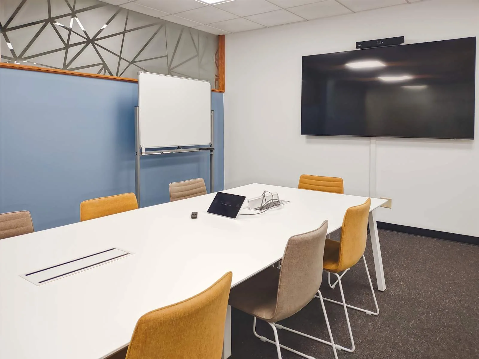HQ WI, Waukesha - 259 W Broadway, Meeting room for 8 people, Waukesha, WI