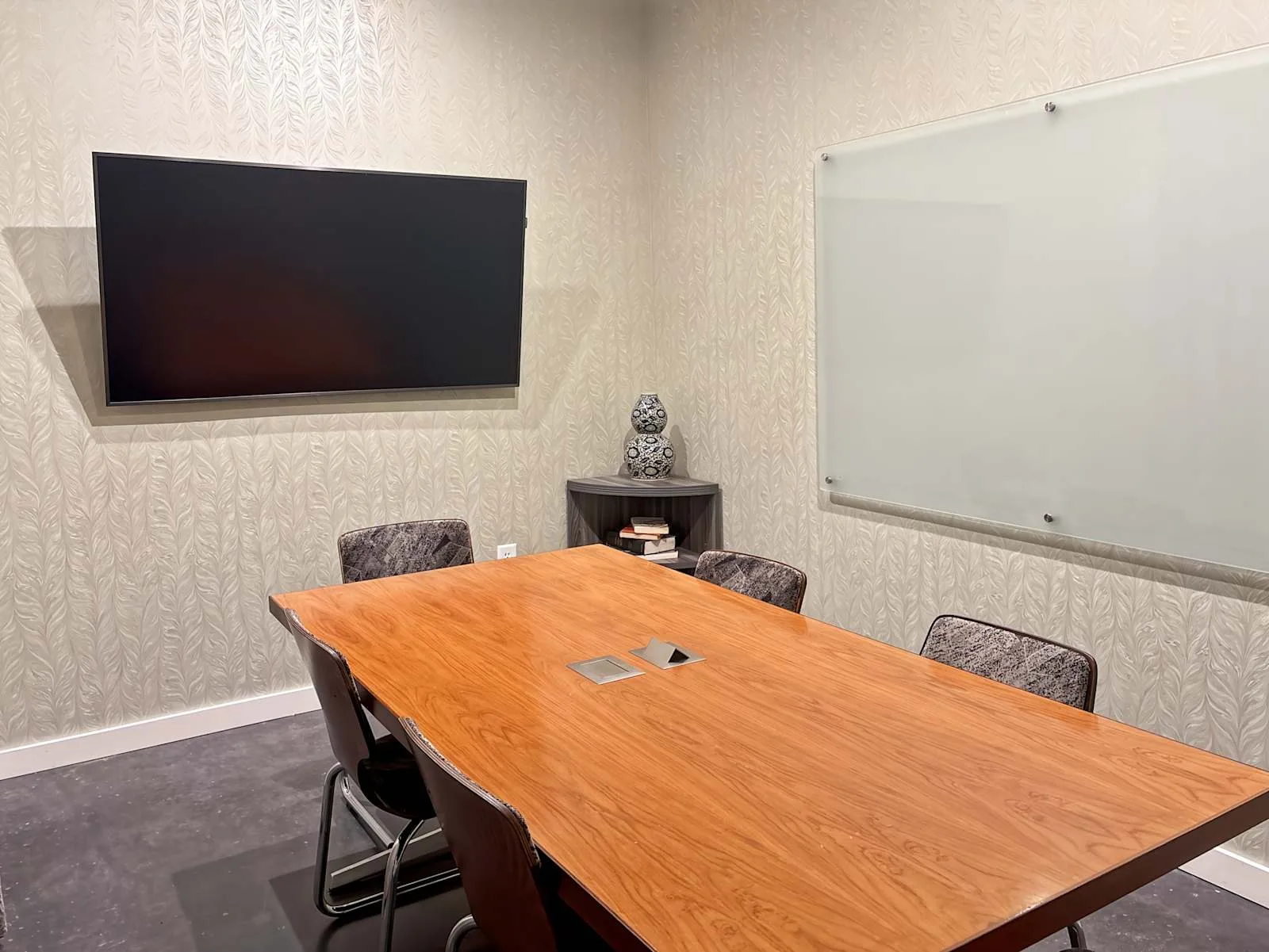 No18 GA, Atlanta - No18 Buckhead, Meeting room for 6 people, Atlanta, GA