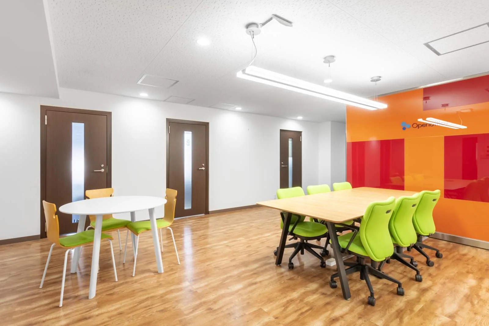 Open Office KANAGAWA, OpenOffice Hon-Atsugi Ekimae、会議室（8名）、神奈川