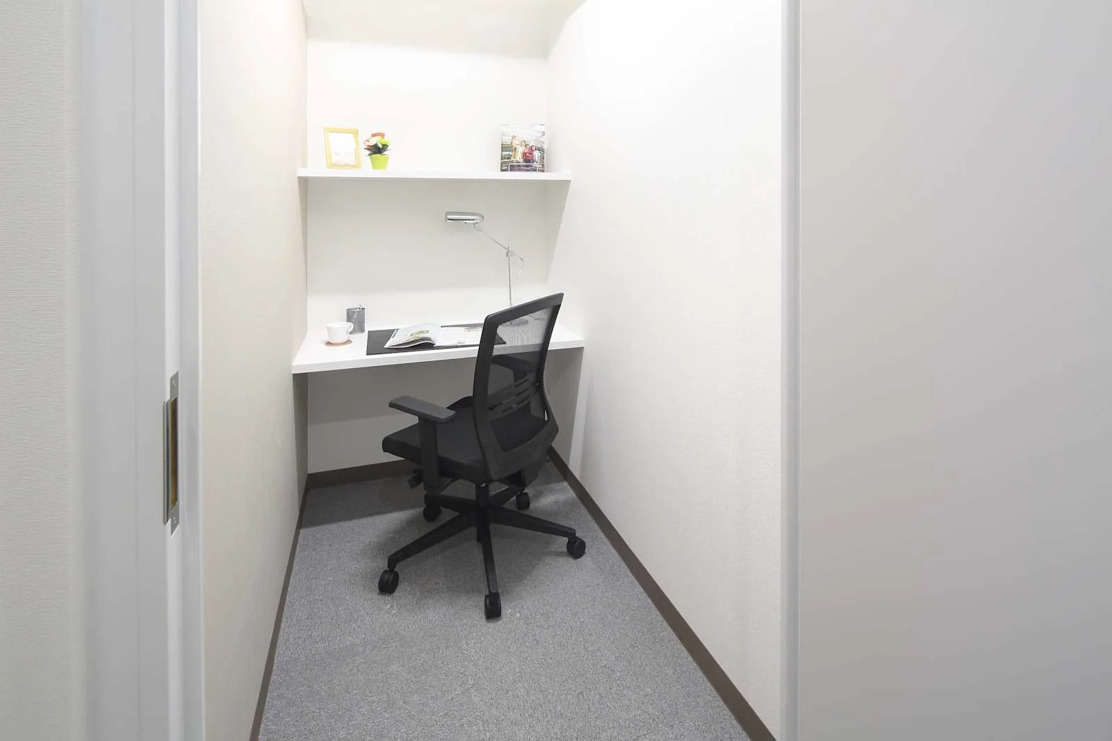 Open Office KOBE, Sannomiya Minami (Open Office), Phone booth, Kobe