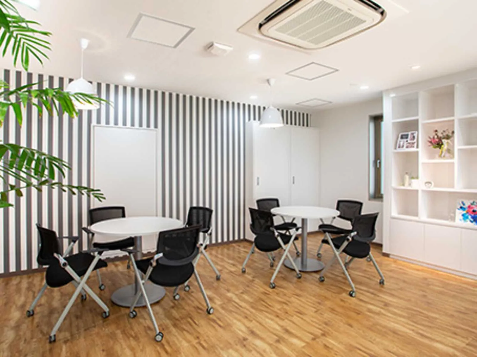 Open Office OpenOffice kagawa, Takamatsu、会議室（4名）、Kagawa