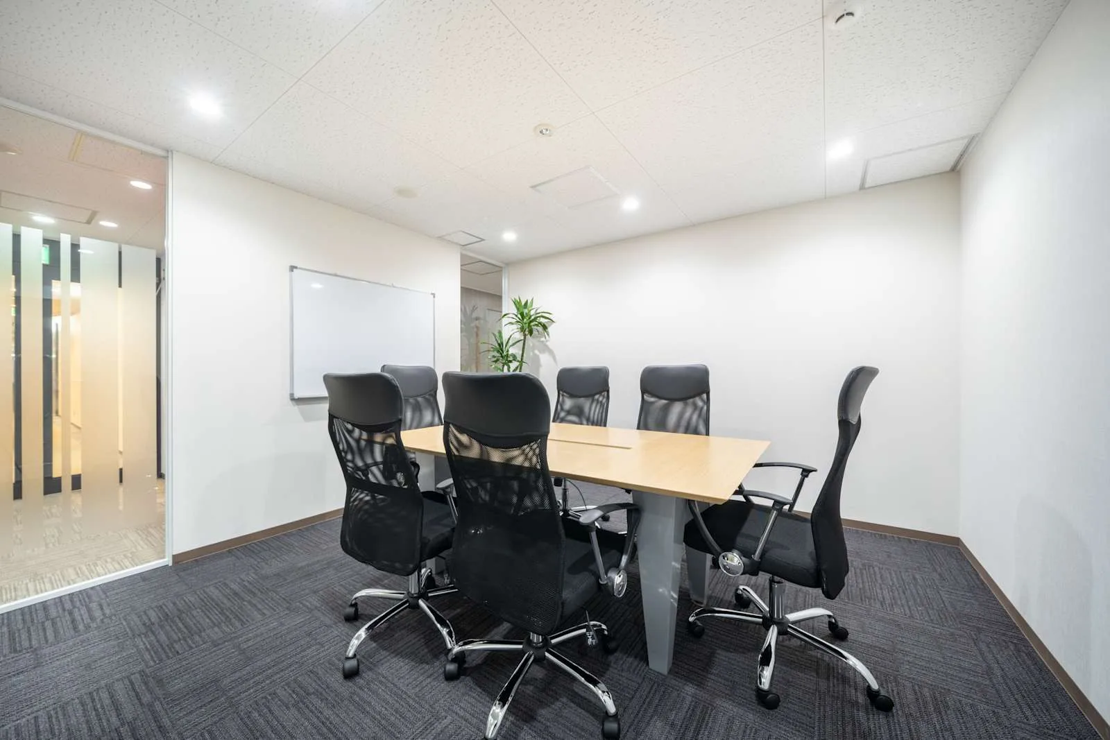 Open Office OSAKA, Shin-Osaka Kita (Openoffice), Meeting room for 6 people, Osaka