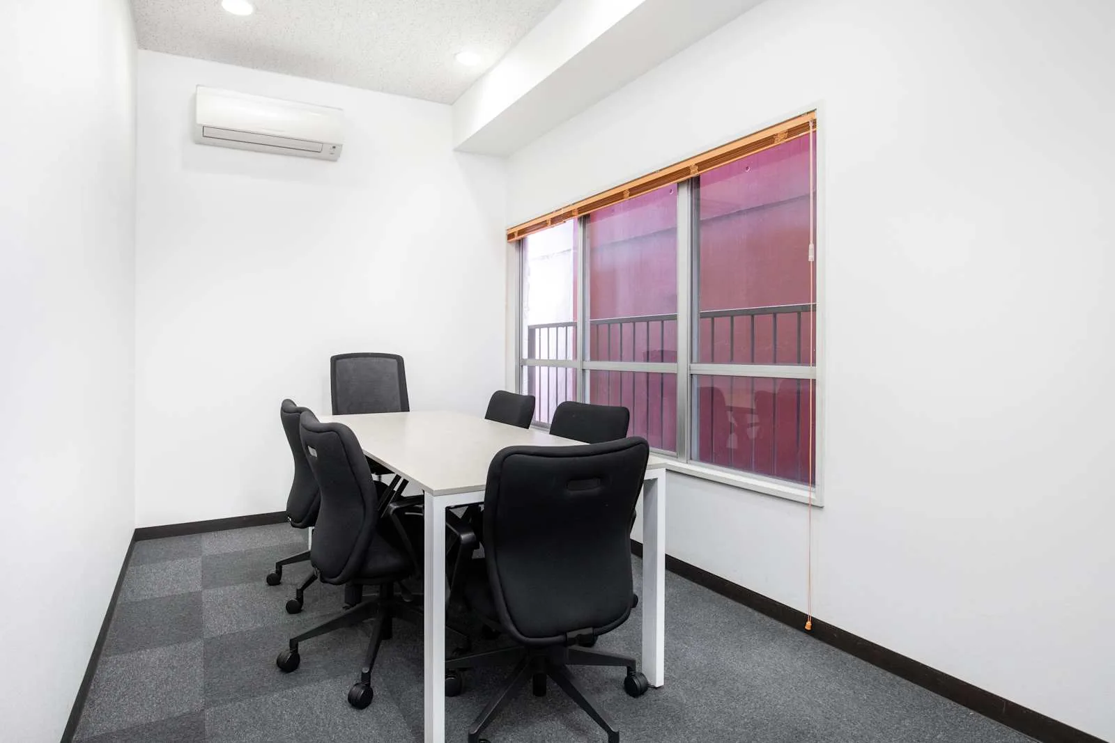 Open Office TOKYO, Nishi Shinbashi (Open Office)、会議室（6名）、東京
