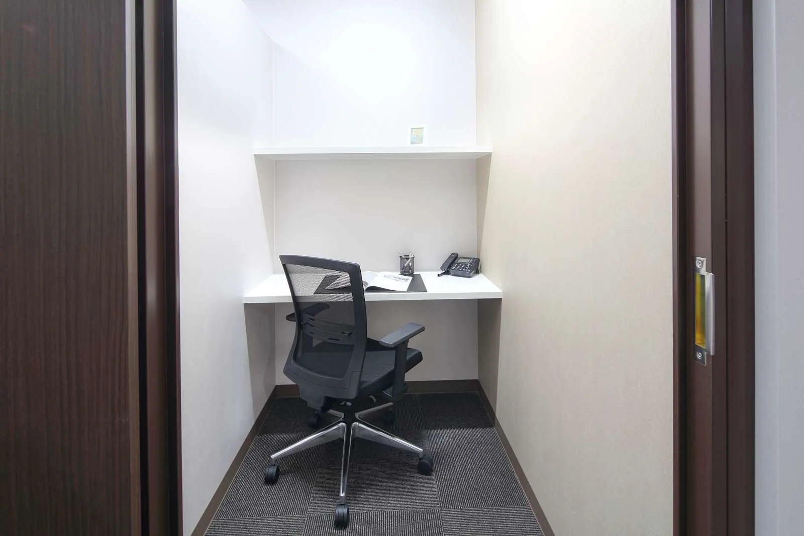 Open Office TOKYO, OpenOffice Nishi-Shinjuku Ekimae, Phone booth, Tokyo