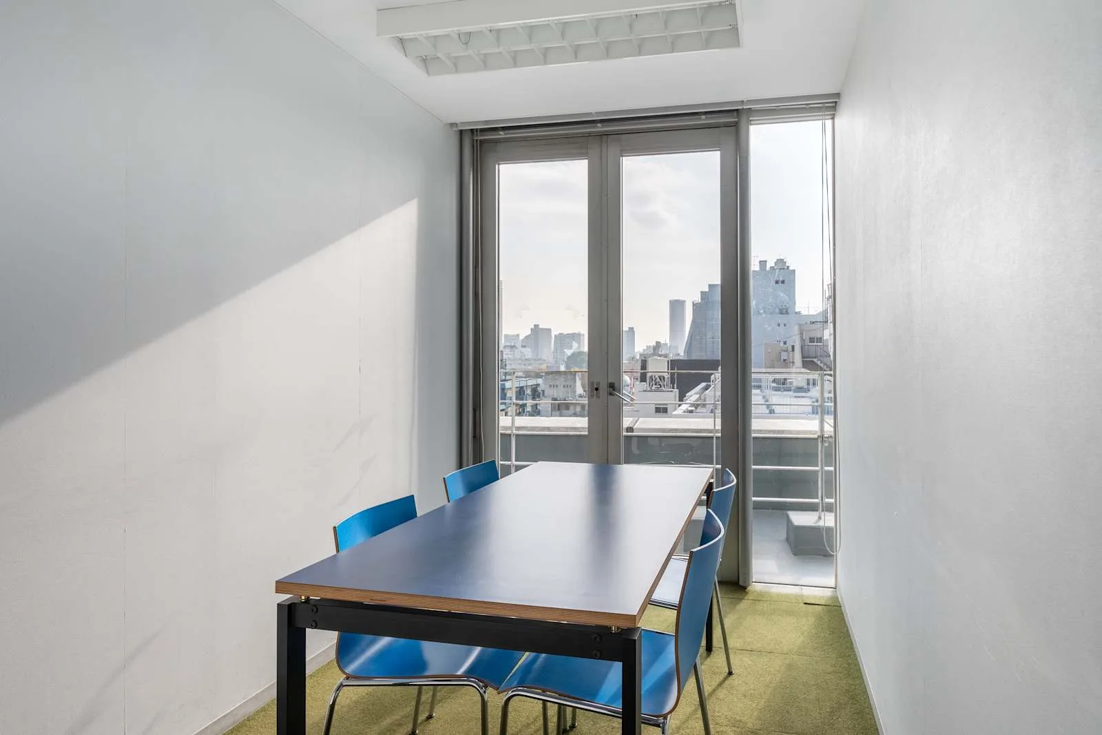 Open Office TOKYO, Shibuya Hills (Open Office), Meeting room for 4 people, Tokyo