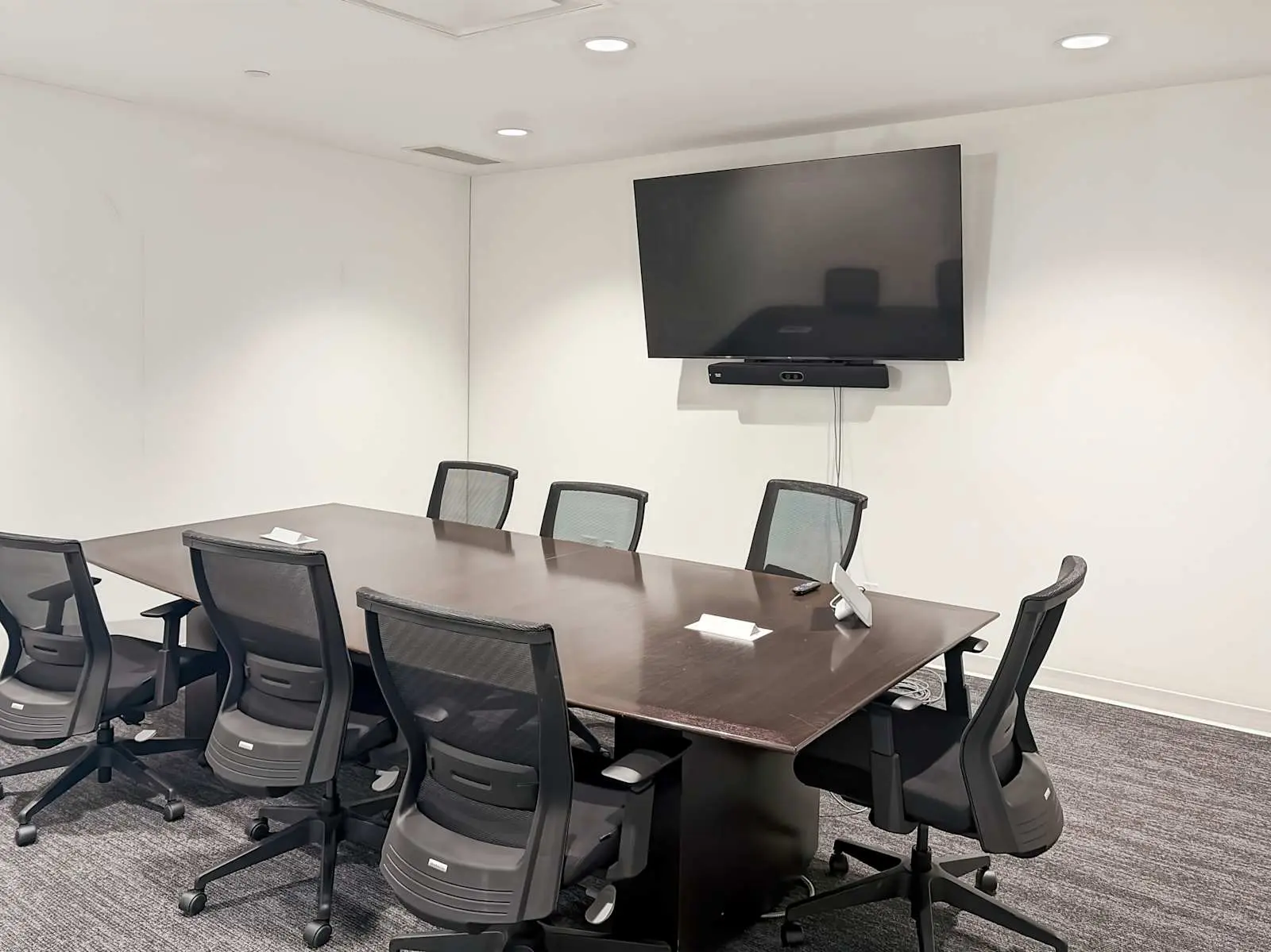 Regus AB, Calgary – 1St SW, Meeting room for 7 people, Calgary, AB