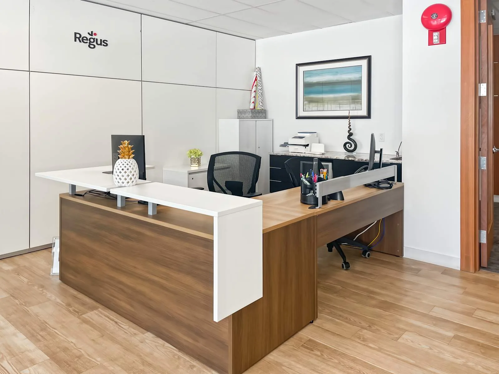 Regus AB, Calgary - 903 8th Ave, Reception, Calgary, AB