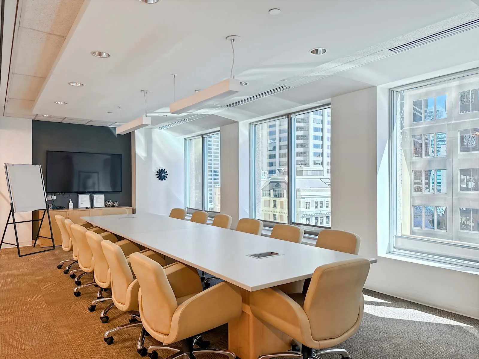Regus AB, Calgary - Bankers Hall, Meeting room for 15 people, Calgary, AB