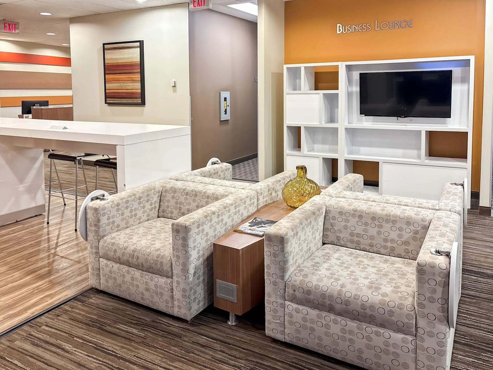 Regus AB, Calgary - Crowfoot Centre, Lounge, Calgary, AB