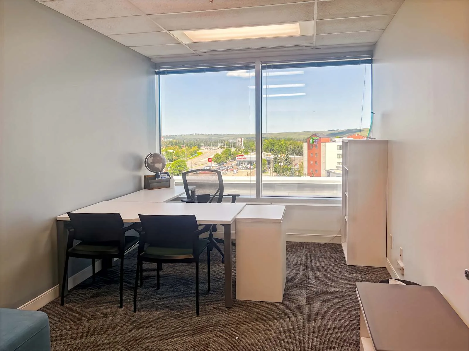 Regus AB, Calgary – One Executive Place, Private office, 1 desk, Calgary, AB