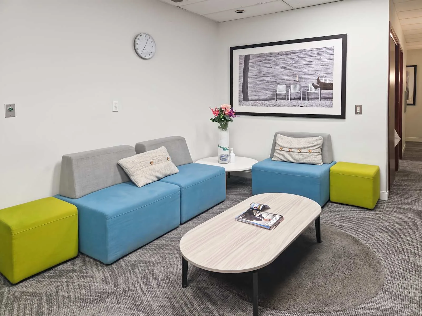 Regus AB, Calgary – One Executive Place, Lounge, Calgary, AB