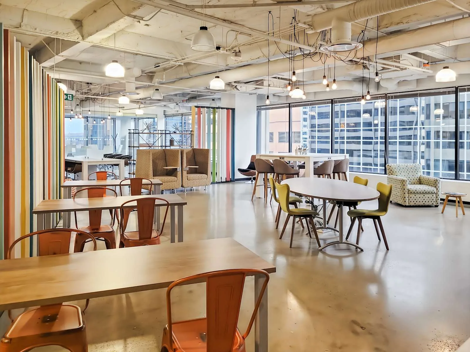 Regus AB, Calgary – Calgary Place, Coworking space, Calgary, AB