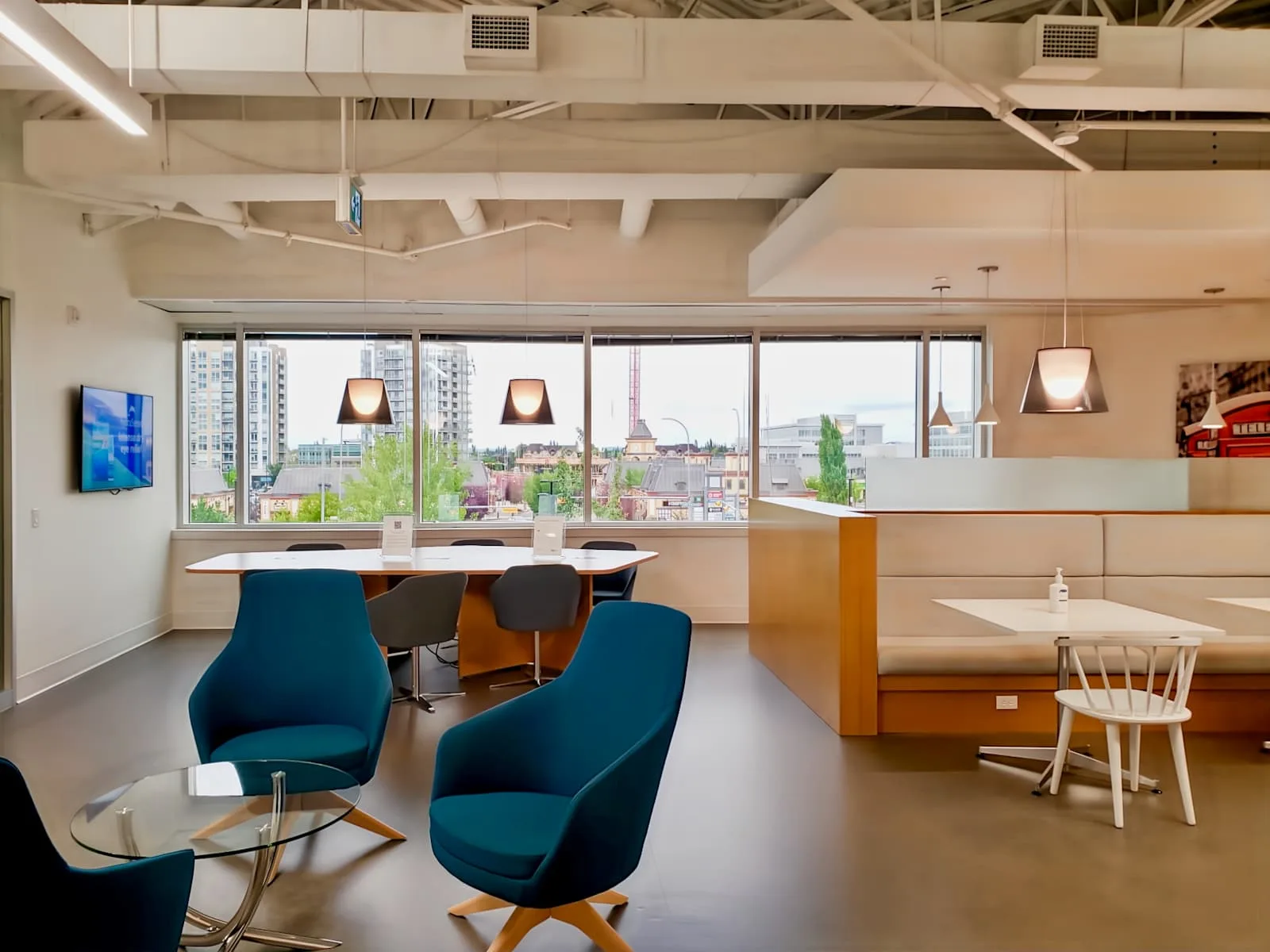 Regus AB, Calgary – Quarry Park, Coworking space, Calgary, AB