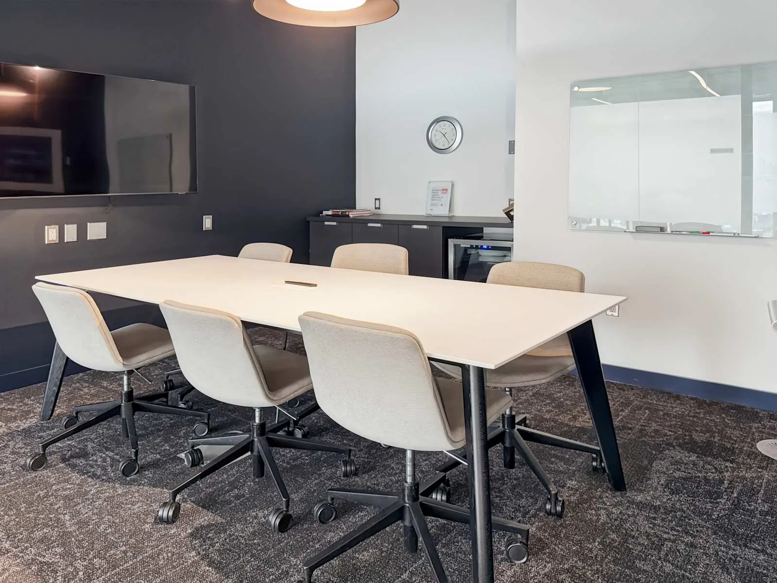 Regus AB, Calgary - Telus Sky, Meeting room for 6 people, Calgary, AB