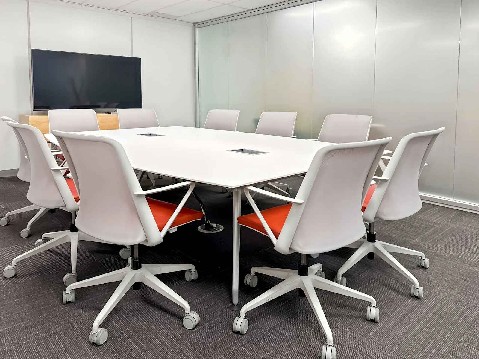 Regus AB, Calgary - Westmount, Meeting room for 10 people, Calgary, AB
